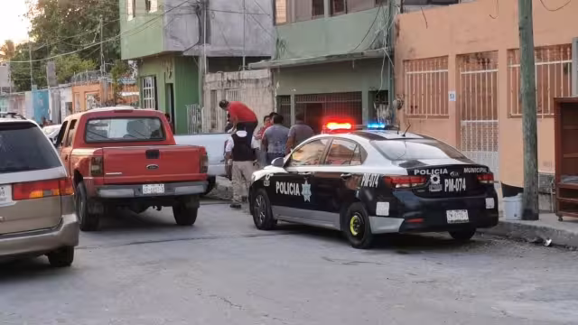 Los paramédicos le brindaron la atención pre hospitalaria pero desafortunadamente sus heridas al ser  catalogadas de consideración causaron que pierda la vida dentro de su casa