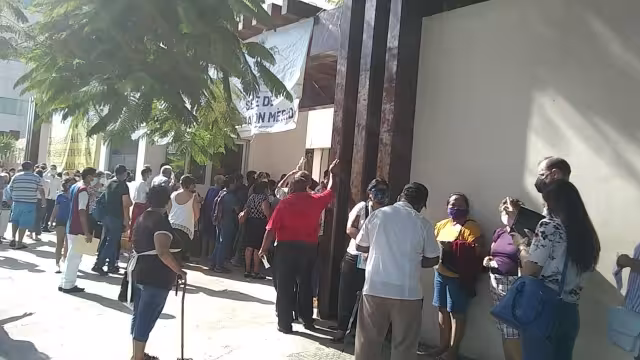 En el módulo del Hospital Militar se lleva a cabo la aplicación de segundas dosis para personas que recibieron la vacuna de las farmacéuticas de Pfizer y Sinovac