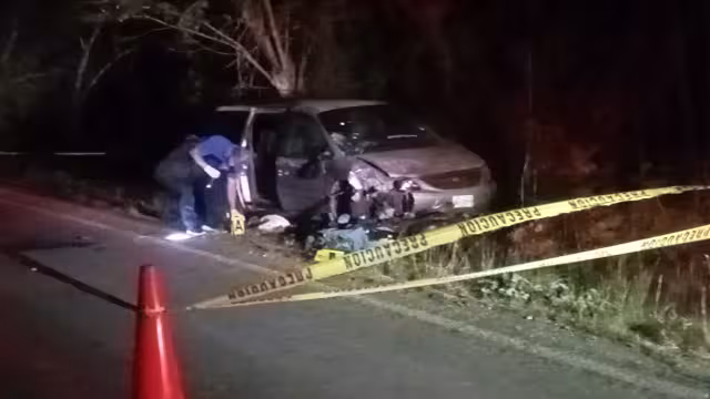 Joven motociclista muere tras brutal choque en la vía Hopelchén-Bolonchén.