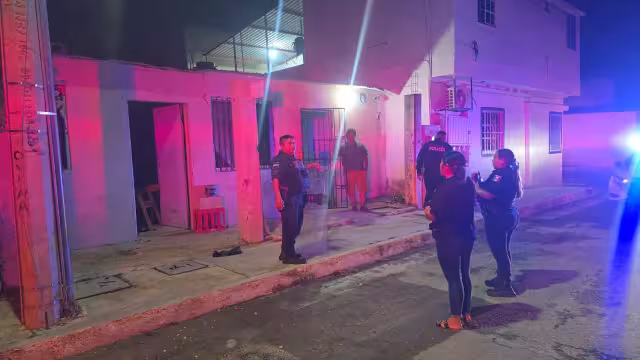 Una mujer descubrió a un ladrón dentro de su vivienda en la unidad habitacional Siglo XXI.