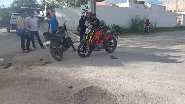 Uno de los conductores sufrió heridas graves y fue trasladado al hospital IMSS-Bienestar Janell Romero Aguilar.