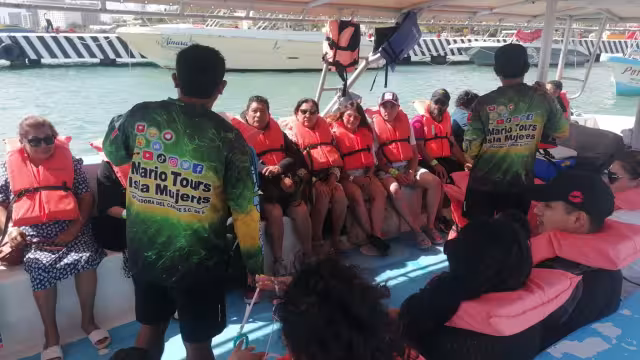 Tours en lancha operan hasta al 50% mientras mejora el clima en Puerto Juárez