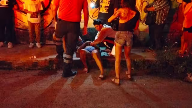 Cuatro adultos y un niño de cinco años, entre los afectados.