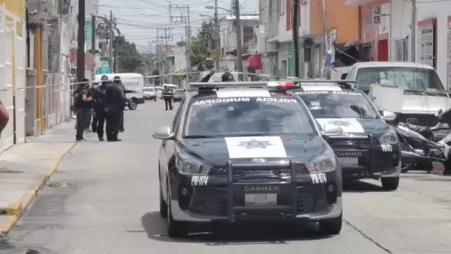 Vecinos de la zona al escucharlo fuertes estruendo de los balazos, por lo que pidieron el auxilio de la policía