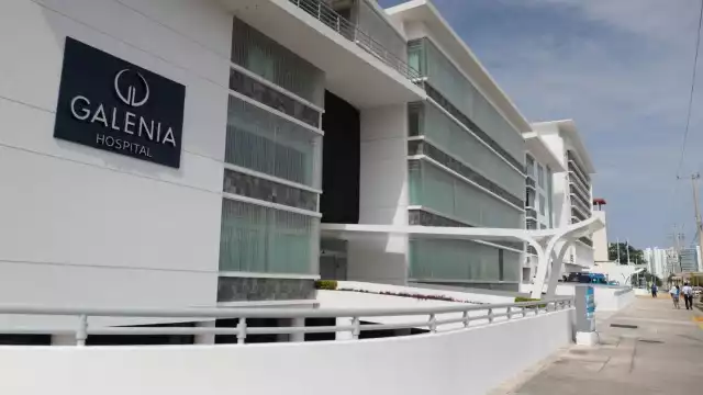 El hombre herido está siendo intervenido en el Hospital Galenia de Cancún por la gravedad de sus lesiones