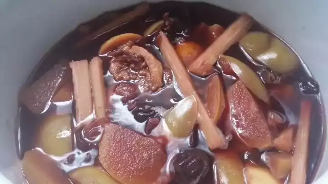 El Ponche es la tradicional bebida de Navidad que se ha arraigado en México. Foto: Especial