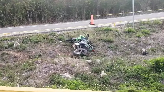 El conductor murió instantáneamente luego del fuerte impacto cerca de entronque de la carretera federal Mérida-Campeche