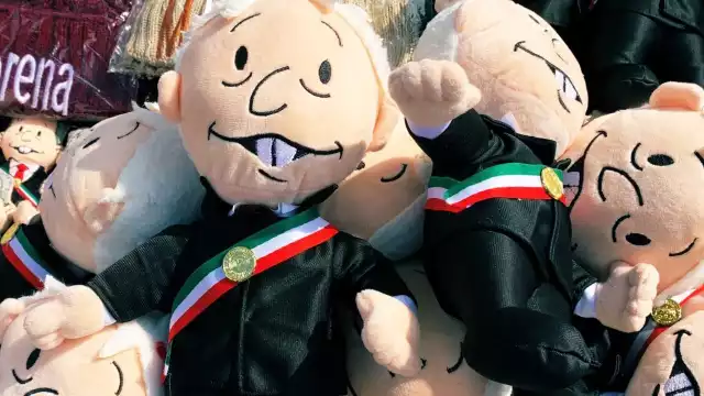 El AMLITO parlante se estaba vendiendo afuera del Consejo Nacional de Morena