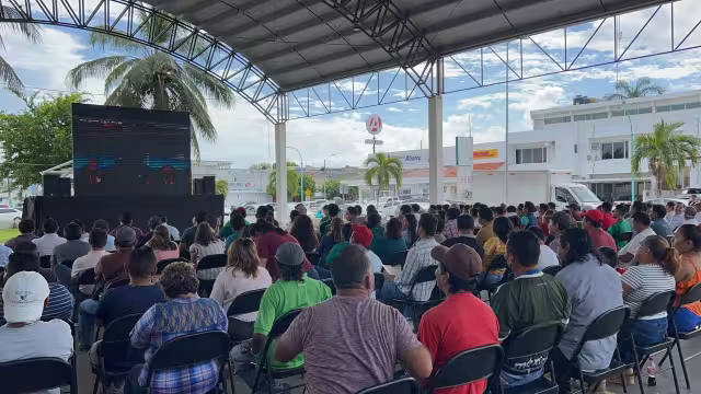 Los habitantes visitaron el domo del Habitad 3 en la colonia Payo Obispo y el domo del Palacio Municipal de Othón P. Blanco para ver el partido