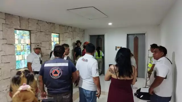 Los turistas fueron auxiliados por las autoridades y bomberos