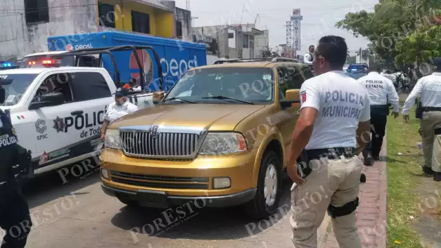 Los tres colombianos fueron detenidos a bordo de una camioneta de lujo