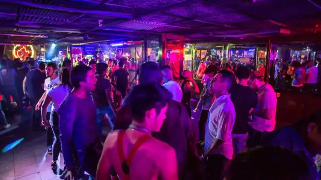 Los jóvenes denunciaron que sus agresores salieron de Rico Club, quienes los golpearon dejándoles heridas graves