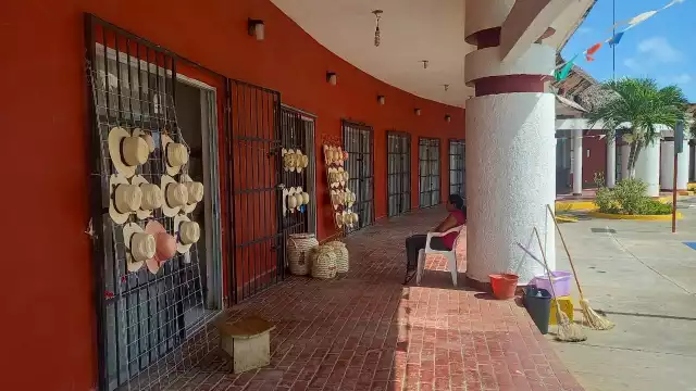 La pandemia y la falta de visitantes tienen a los comerciantes de artesanías al borde de la quiebra