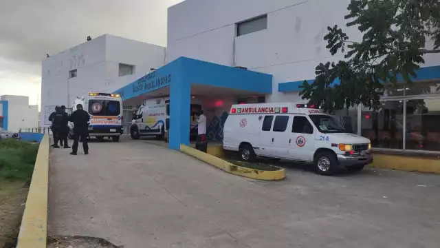 El adulto mayor fue golpeado por unos hombres en la capital de Quintana Roo, donde ingresó de primera instancia al Hospital General de Chetumal, pero debido su gravedad, fue llevado a la Riviera Maya