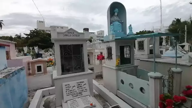 Se finalizan las fiestas de los Fieles Difuntos con una misa en la capilla del Cementerio de la colonia La Gloria