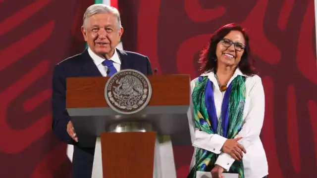 Presidente AMLO y Leticia Ramírez encabezan ceremonia de regreso a clases