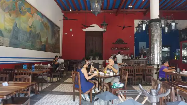 El líder restaurantero comentó que una hora extra suman 7 a la semana y 30 al mes lo que hace la diferencia en cuanto a las ganancias