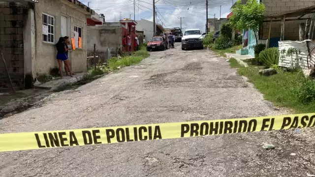 Paramédicos señalaron que el hombre se pudo haber ahorcado desde el día de ayer viernes