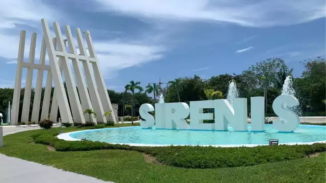 El empleado del Hotel Sirenis Riviera Maya fue auxiliado por un guardavida, pero murió momentos después