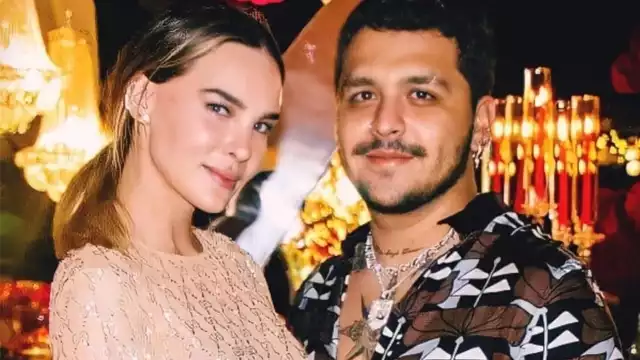 El cantante Christian Nodal fue visto en un lujoso restaurante acompañado de una misteriosa mujer