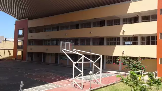 Asimismo el mandatario señalo que una vez vacunados todos los maestros, administrativos de sector educativo y los adultos mayores ya se podrán reiniciar las labores en escuelas con protocolos de cuidados