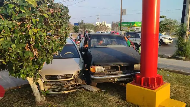 Los heridos fueron valorados en el sitio por paramédicos y luego se les trasladó