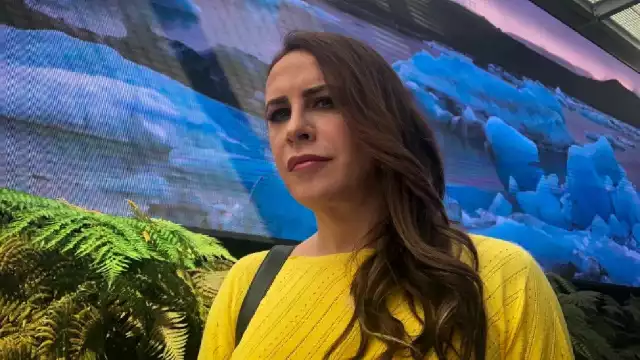 Ella es Karla Sofía Gascón, la actriz trans que interpreta a «Lourdes» en ‘Rebelde’ y que todos conocimos en ‘Nosotros los Nobles’.