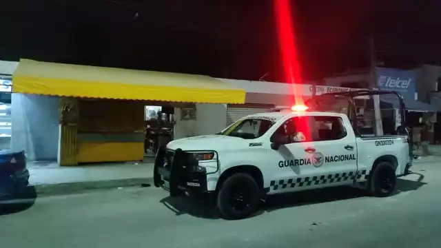 Hombres a bordo de una motocicleta habrían tirado los artefactos