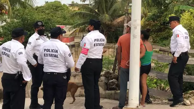 Policías intentaron persuadir a la mujer pero esta se negó
