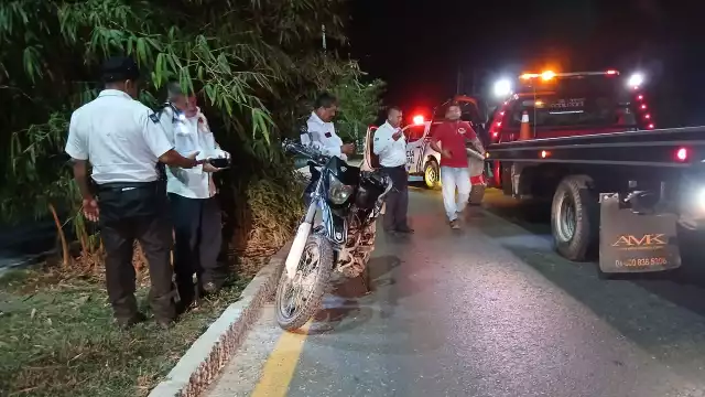 Comerciante Sufre Fractura en Accidente de Motocicleta