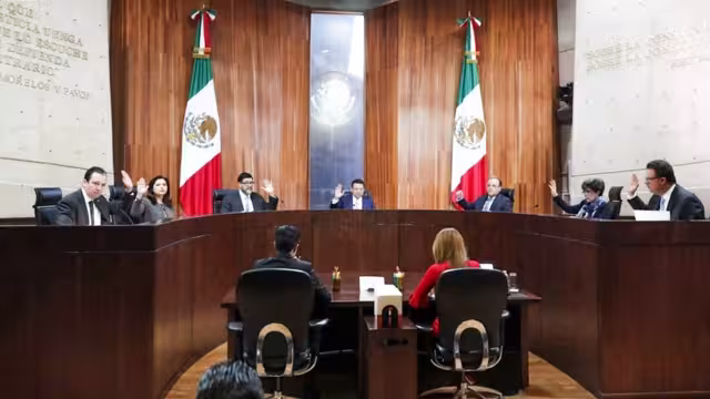 El tribunal en sesión