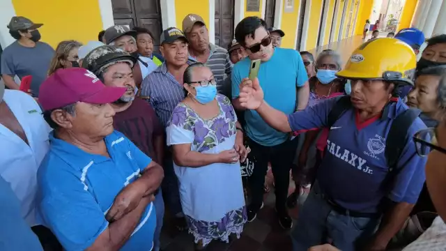 La gente continúo diciendo que si Bachoco tiene documentos que vengan y los muestren