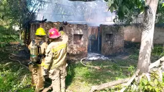 Solo se reportaron daños materiales, ya que nadie vivía dentro de las casas