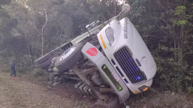 El accidente se registró en la carretera del Libramiento entre las carreteras de Mérida-Valladolid