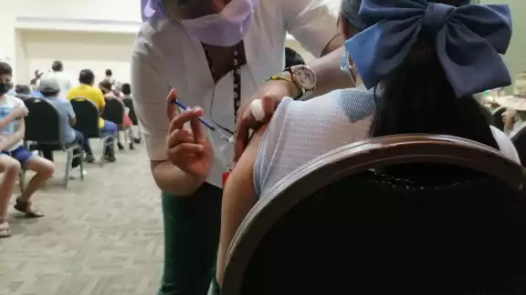 La meta para este domingo fue de 3 mil 600 adolescentes de 12 a 13 años La meta para este domingo fue de 3 mil 600 adolescentes de 12 a 13 años