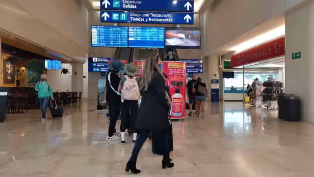 Los pasajeros de los vuelos cancelados buscaron otras opciones