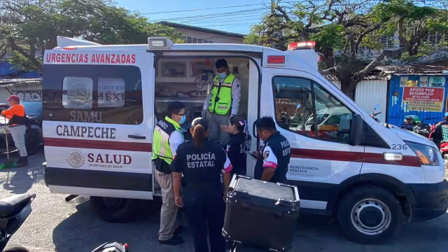 Paramédicos y grupo Mujer Valiente atienden emergencia en el mercado