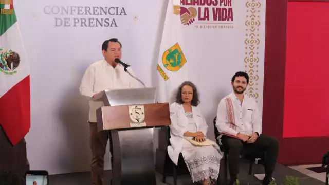 El gobernador Joaquín Díaz Mena refrenda su apoyo a vecinos de Gran Calzada en Umán