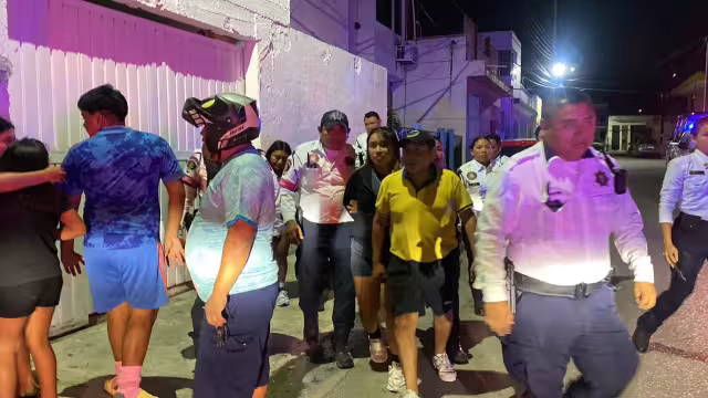 Riña por problemas de infidelidad deja cinco detenidos