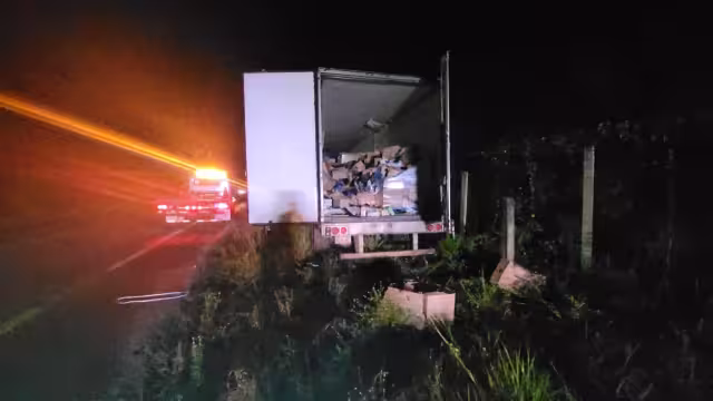 Los productos terminaron dispersos entre la maleza