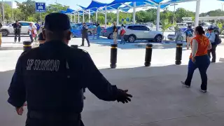 Al lugar llegaron elementos de los Bomberos y de Protección Civil para las revisiones pertinentes