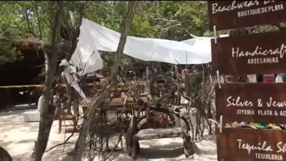 La palapa se vino abajo esta tarde La palapa se vino abajo esta tarde