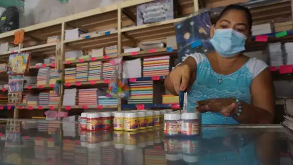 Los dueños de papelerías siguen sufriendo la crisis Los dueños de papelerías siguen sufriendo la crisis
