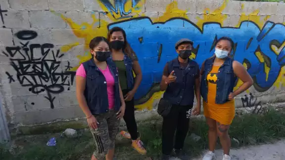 Jóvenes organizan kermés para recaudar para la operación de un infante Jóvenes organizan kermés para recaudar para la operación de un infante