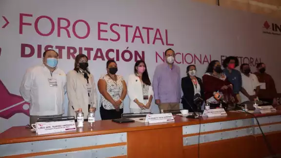 Con los datos del censo de población 6 entidades crecen en número de distritos y seis estados disminuyen