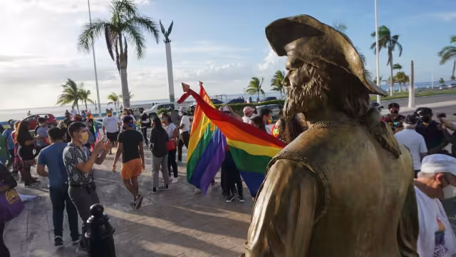 Este 17 de marzo se celebra el Día Internacional contra la Homofobia, la Transfobia y la Bifobia