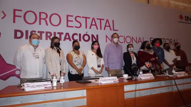 Con los datos del censo de población 6 entidades crecen en número de distritos y seis estados disminuyen