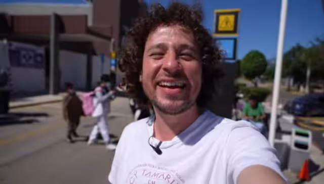 Este miércoles estrenó su video, en el que cuenta el arribo a Chetumal