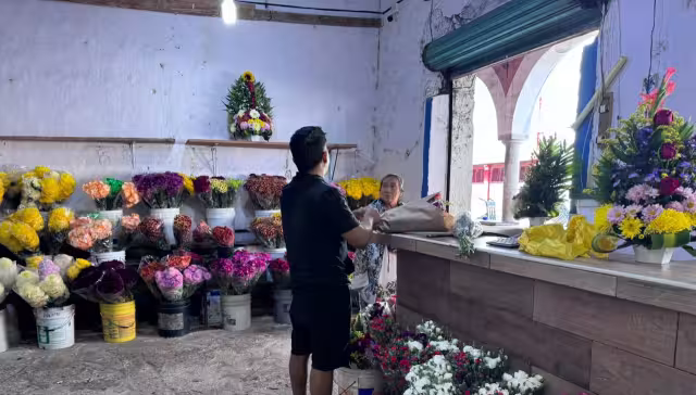 Repunta la venta de flores en el Centro de Mérida