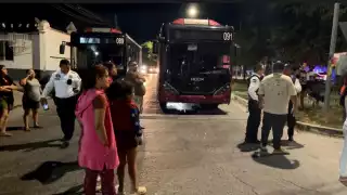 ¡No al transbordo! Retienen dos unidades del sistema Ko’ox en otra manifestación vecinal en Campeche